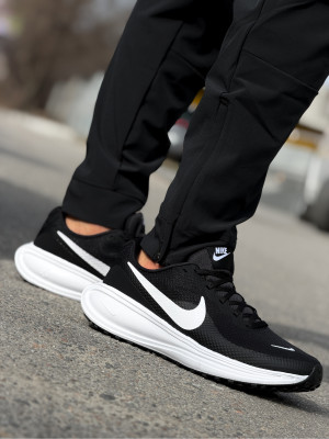 КРОСІВКИ NIKE REVOLUTION 8