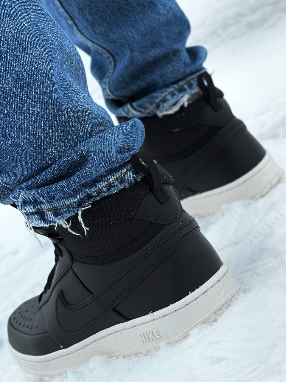 КРОСІВКИ NIKE COURT VISION MID WNTR