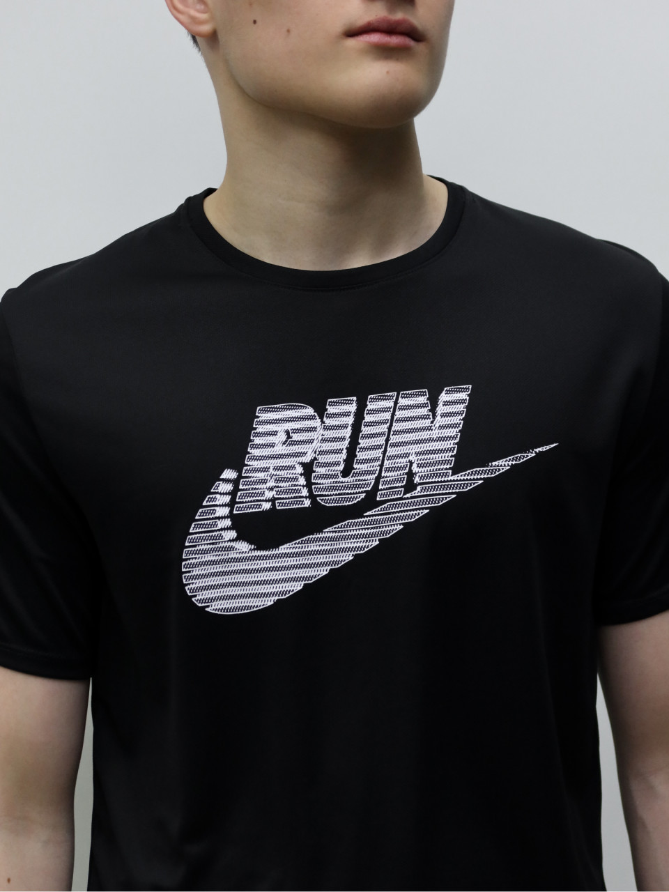 КОМПЛЕКТ ФУТБОЛКА ТА ШОРТИ M NK RUN ENERGY MILER SS
