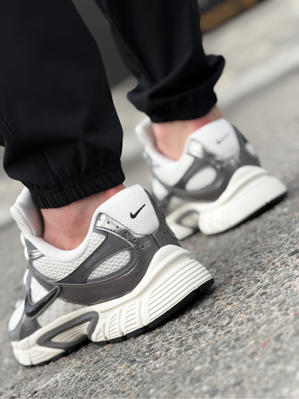 КРОСІВКИ NIKE V5 RNR
