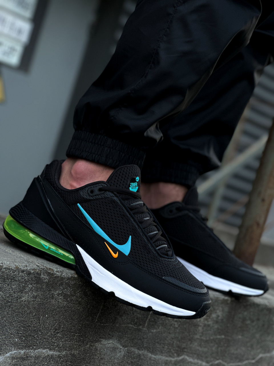 КРОСІВКИ NIKE AIR MAX PULSE