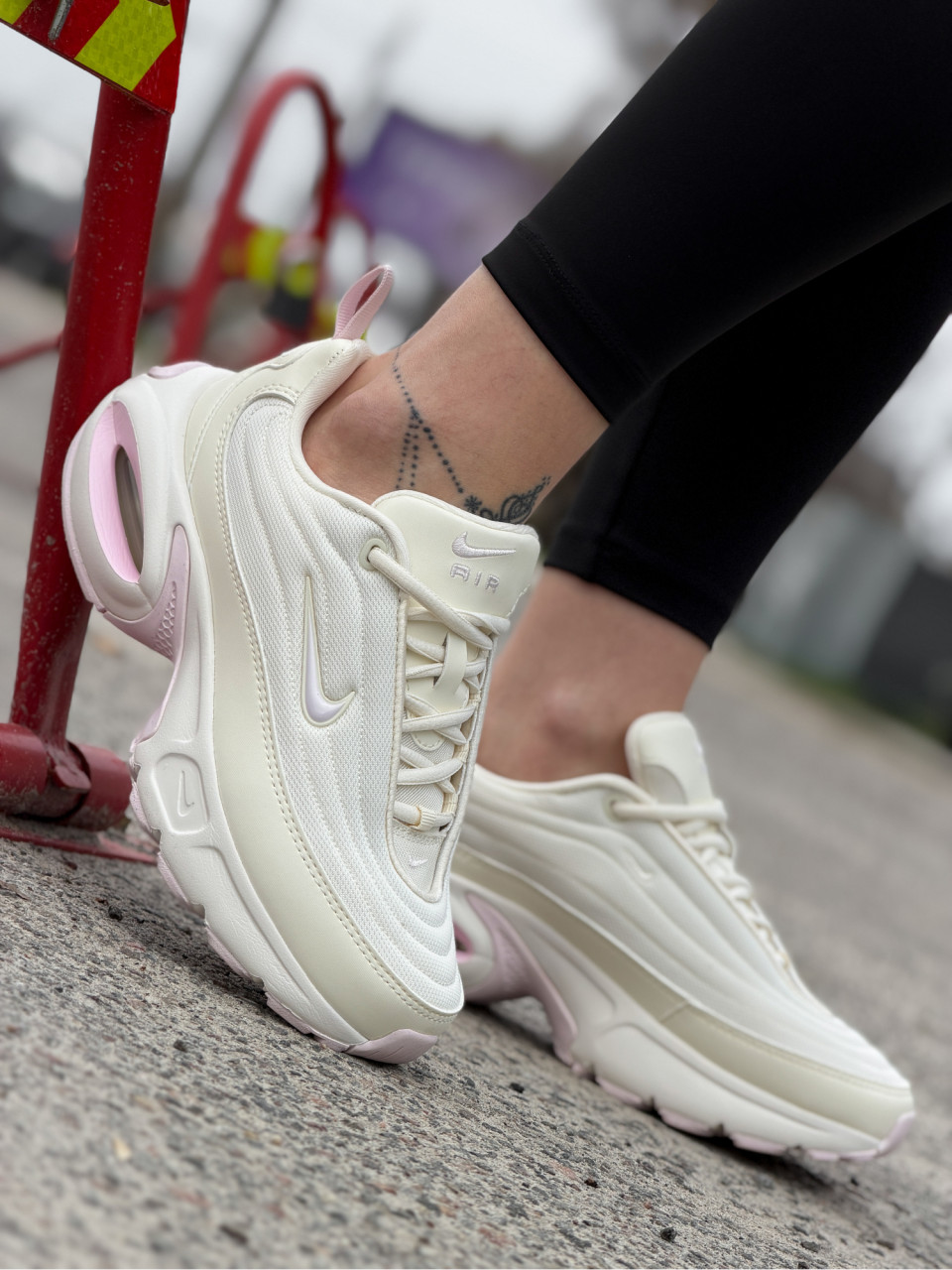 КРОСІВКИ W NIKE AIR MAX PORTAL