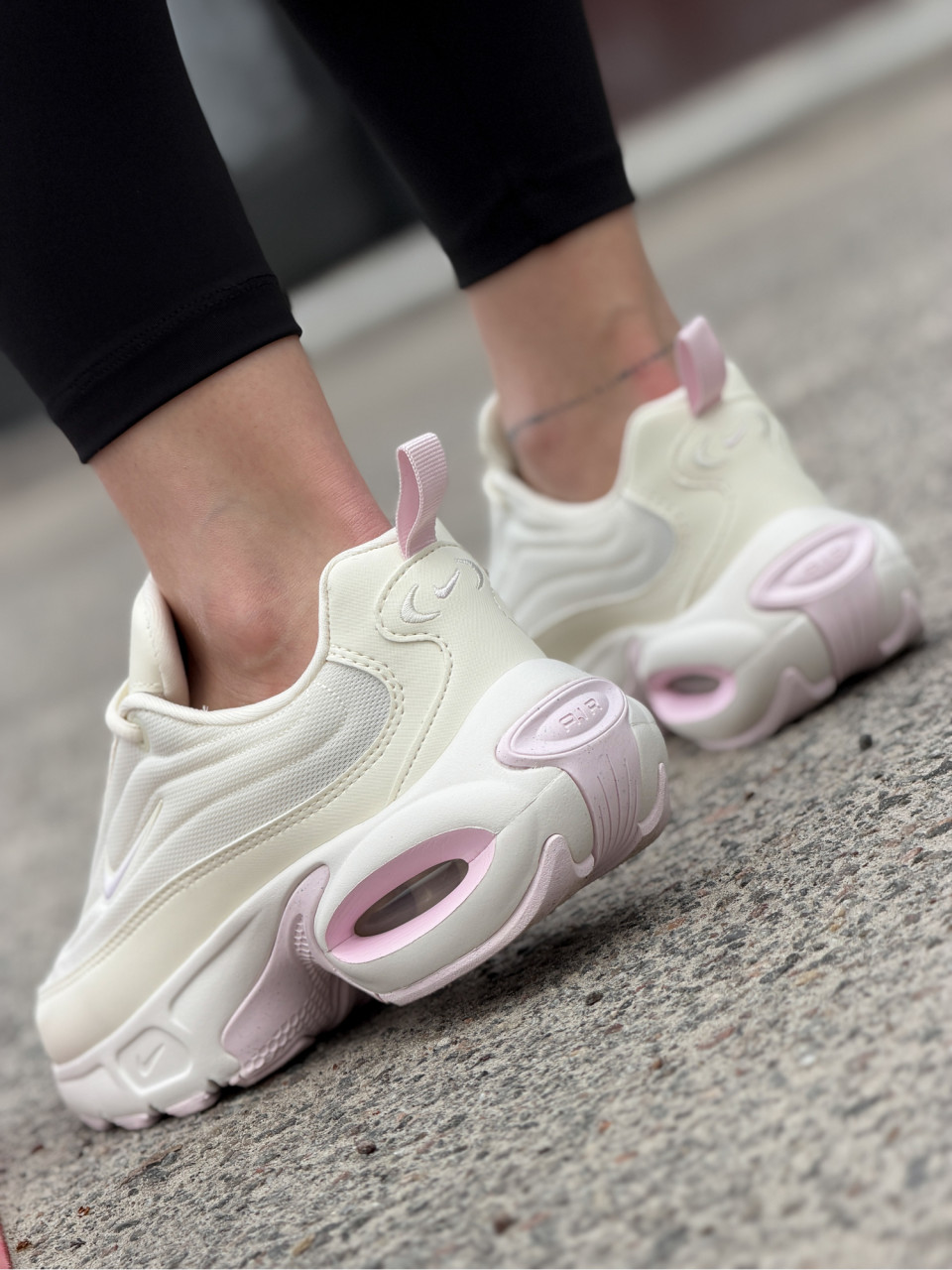 КРОСІВКИ W NIKE AIR MAX PORTAL