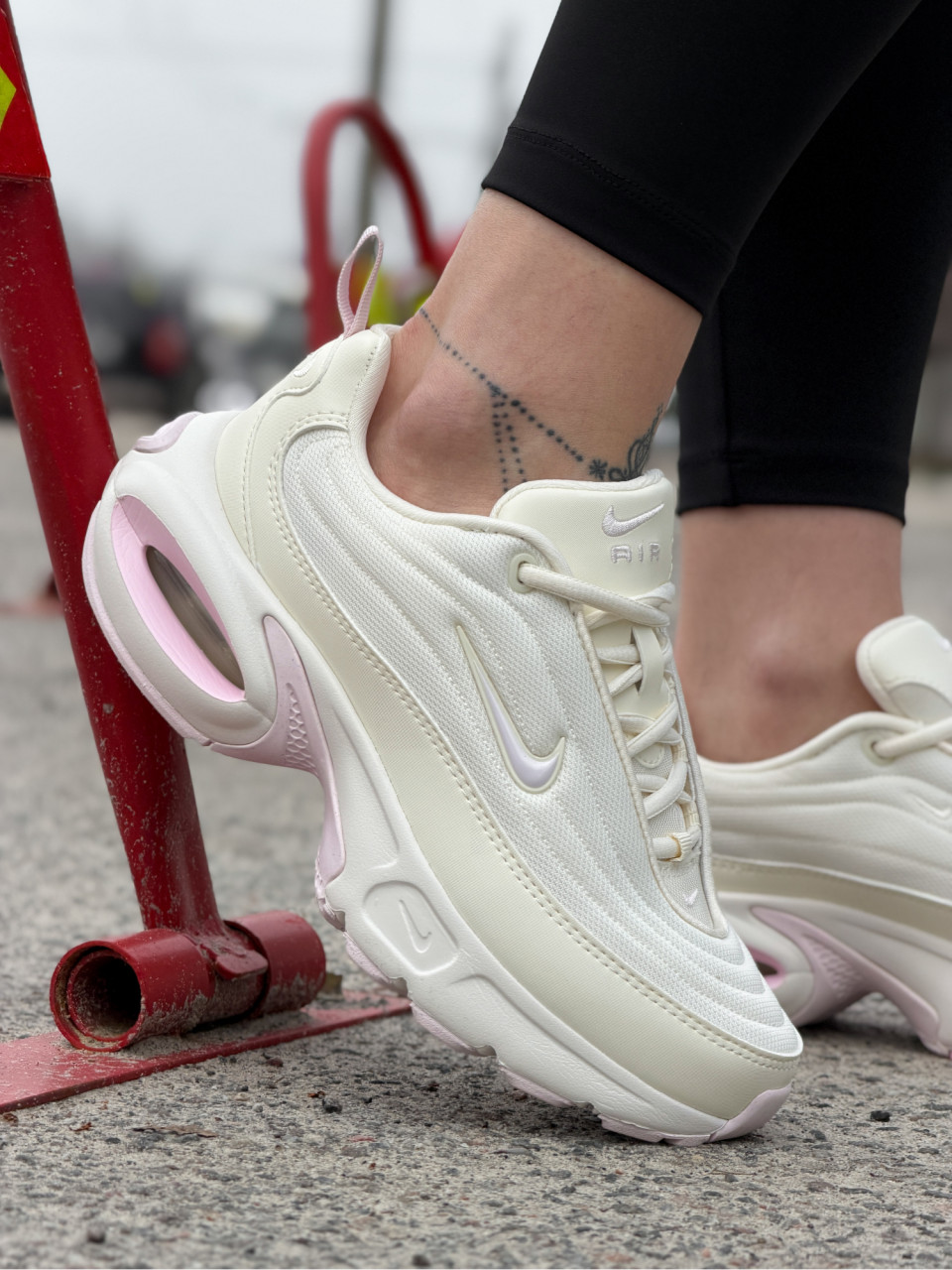 КРОСІВКИ W NIKE AIR MAX PORTAL