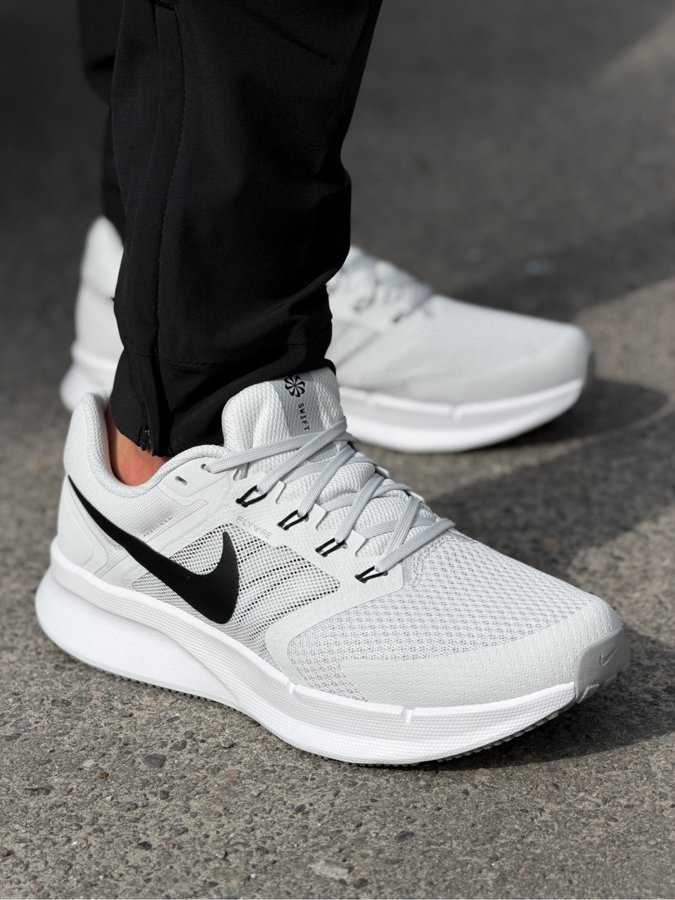 КРОСІВКИ NIKE RUN SWIFT 3