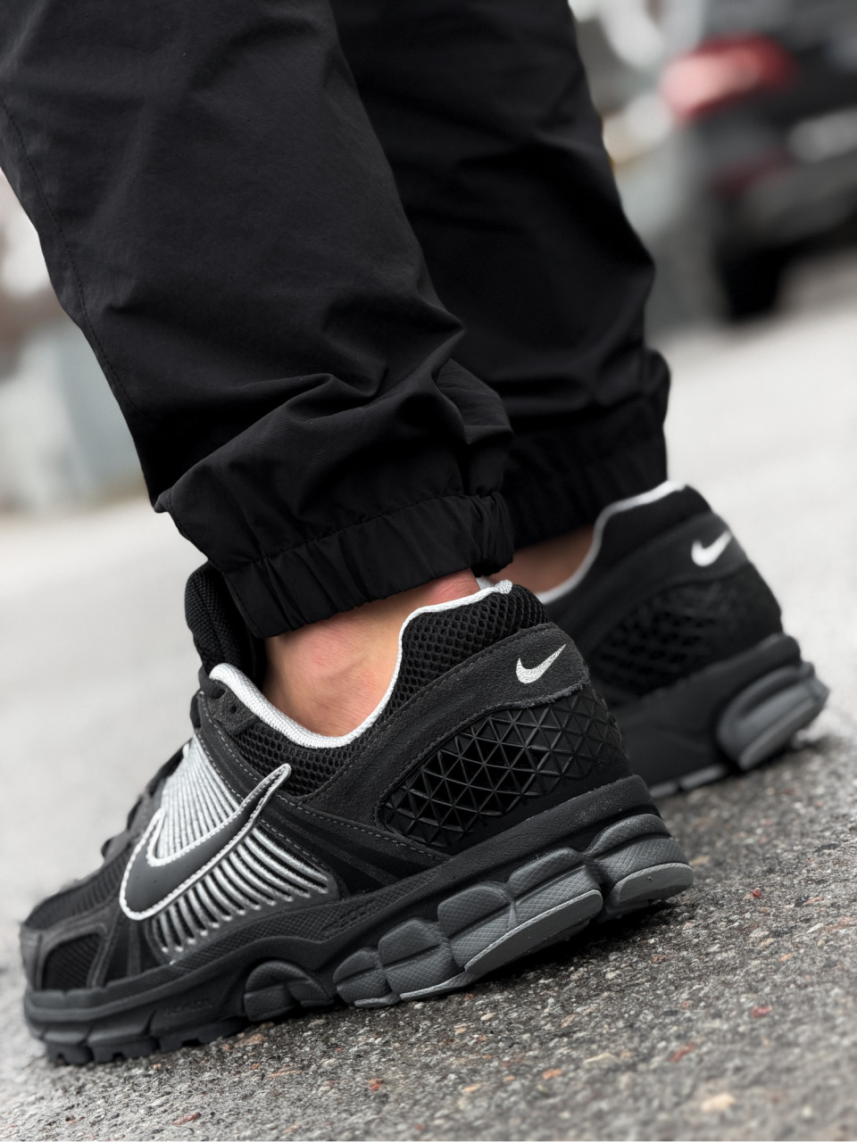 КРОСІВКИ NIKE ZOOM VOMERO 5