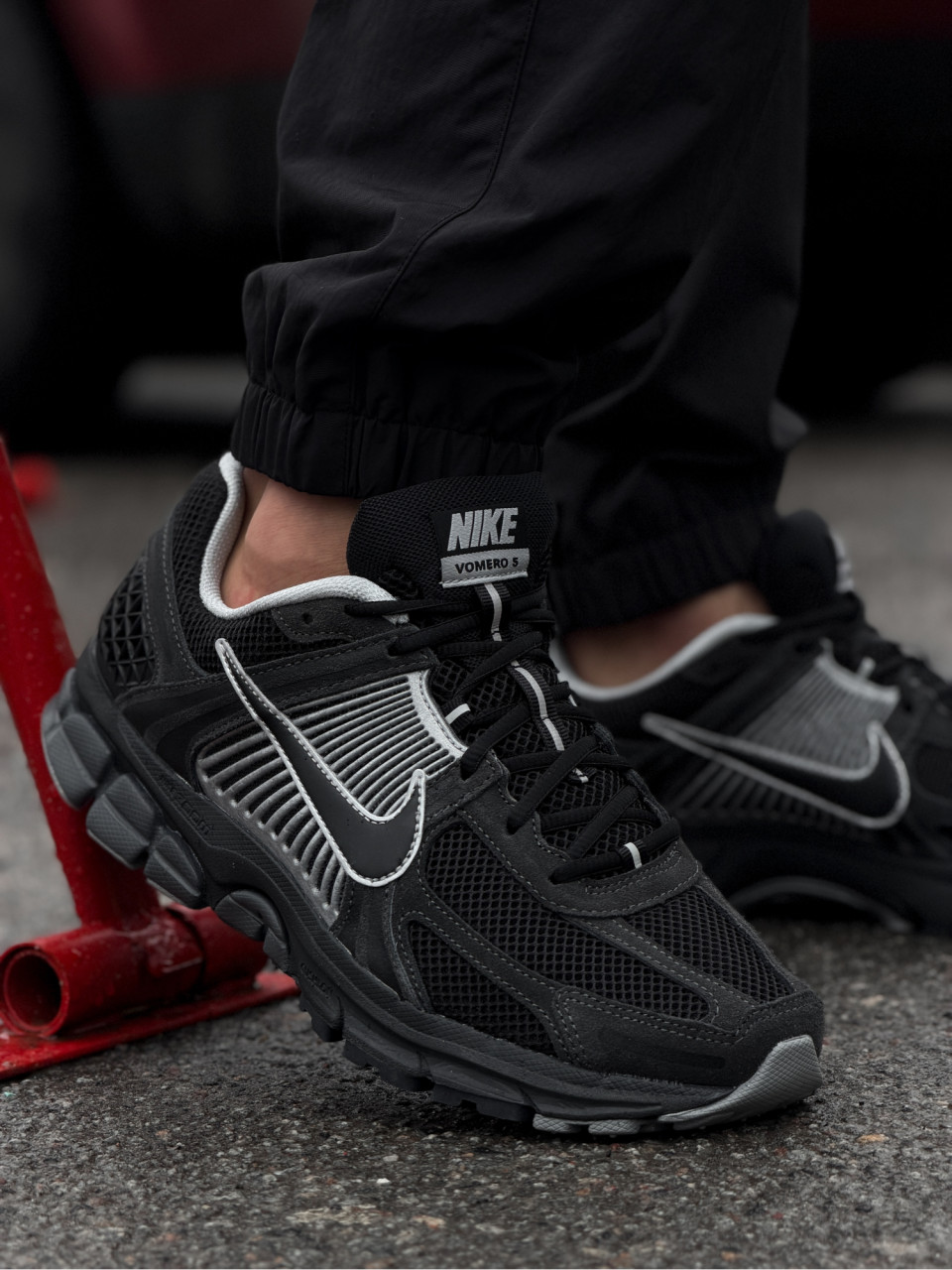 КРОСІВКИ NIKE ZOOM VOMERO 5