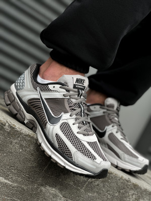 КРОСІВКИ NIKE ZOOM VOMERO 5