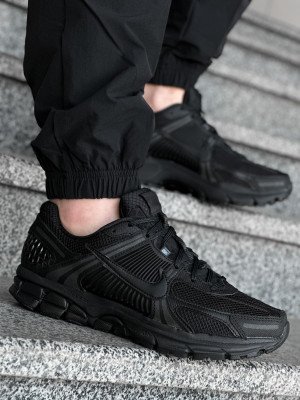 КРОСІВКИ NIKE ZOOM VOMERO 5
