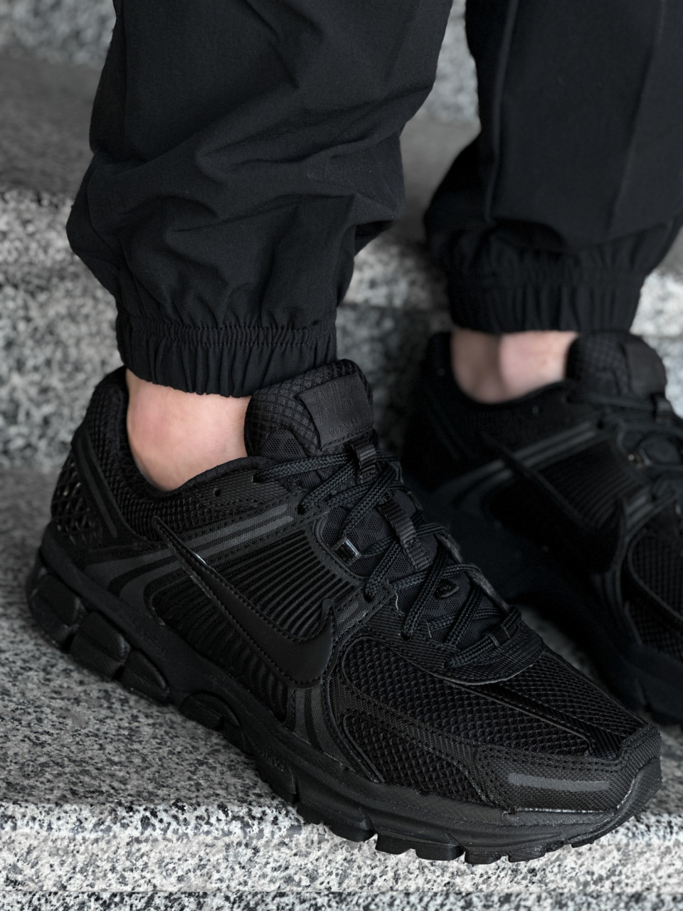 КРОСІВКИ NIKE ZOOM VOMERO 5