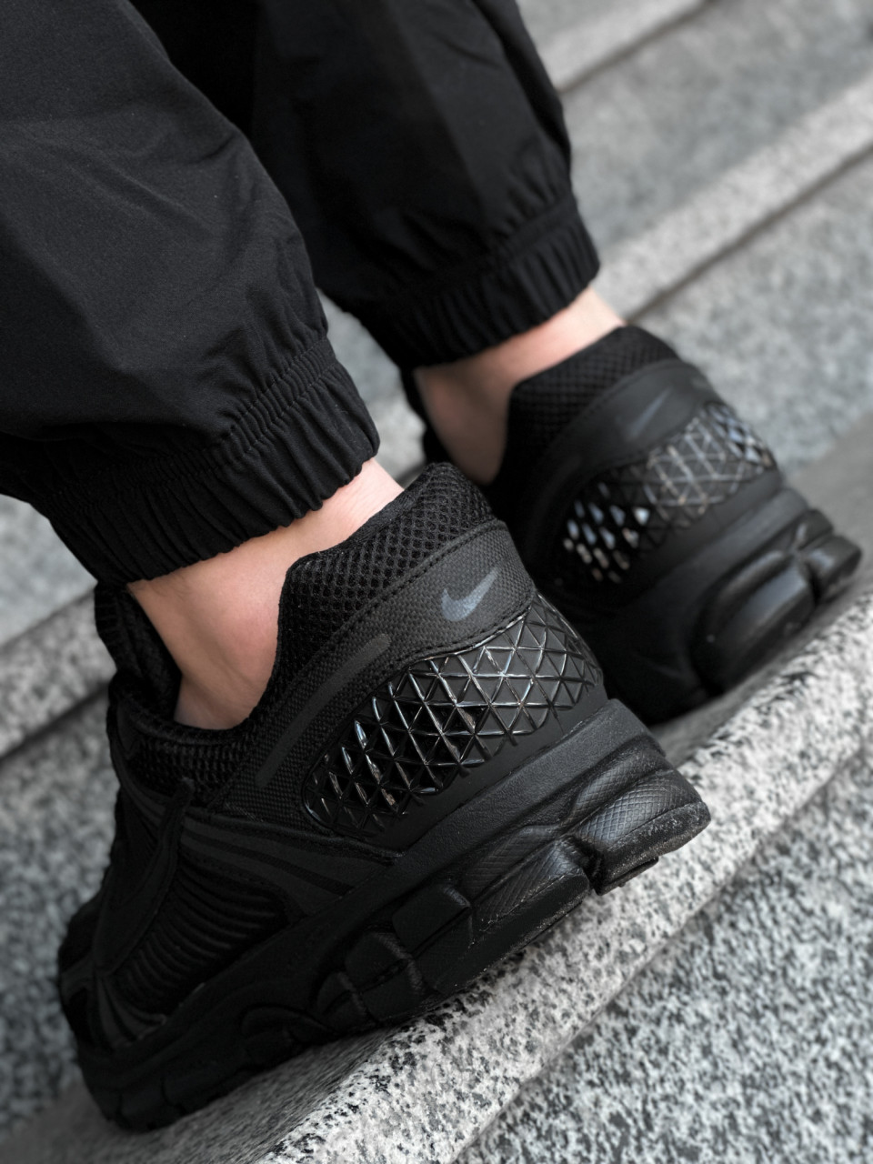 КРОСІВКИ NIKE ZOOM VOMERO 5