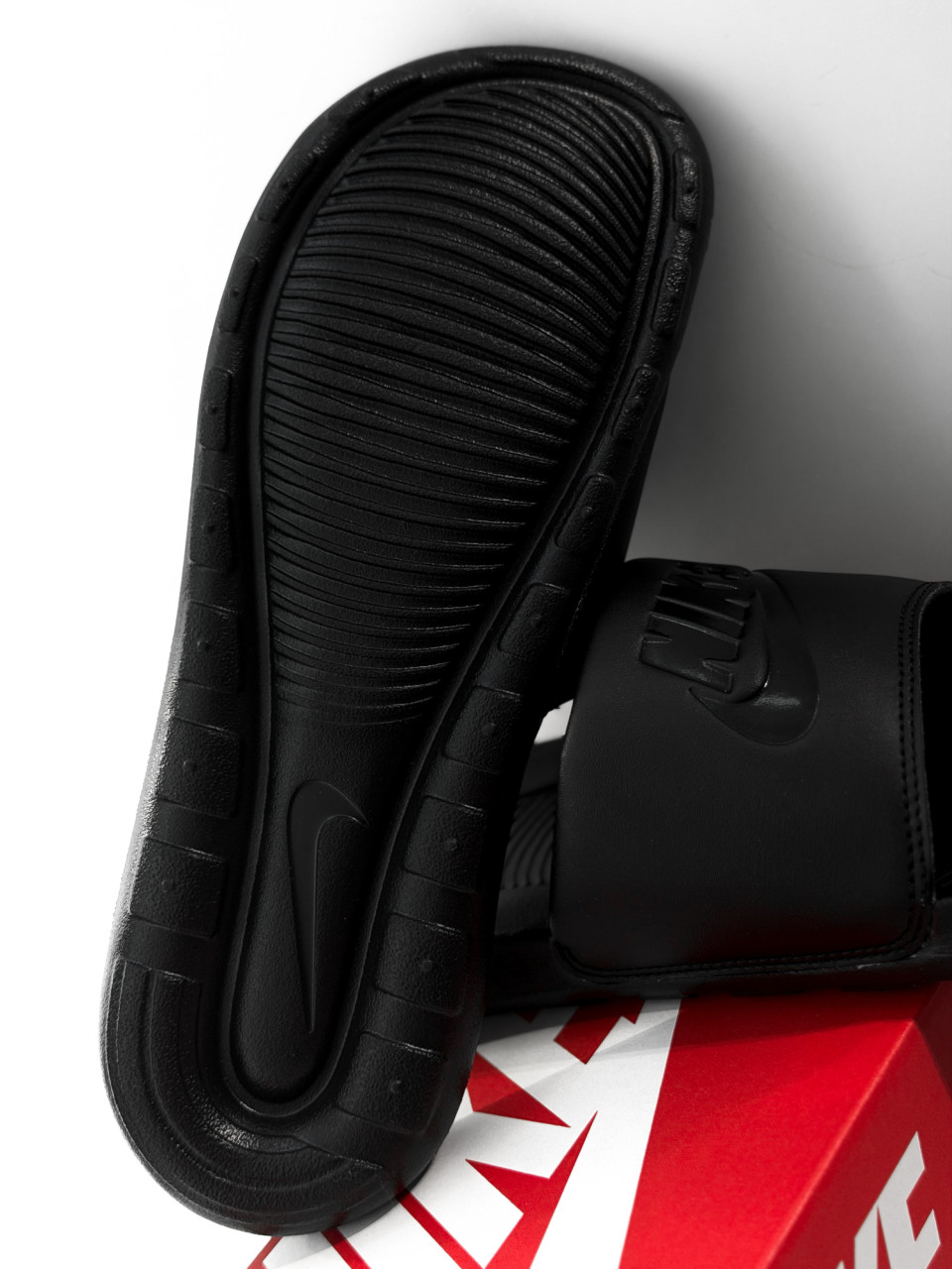 КАПЦІ NIKE VICTORI ONE SLIDE