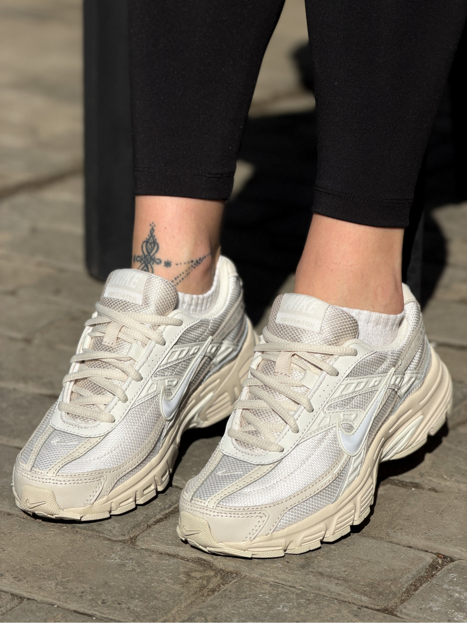 КРОСІВКИ WMNS NIKE INITIATOR