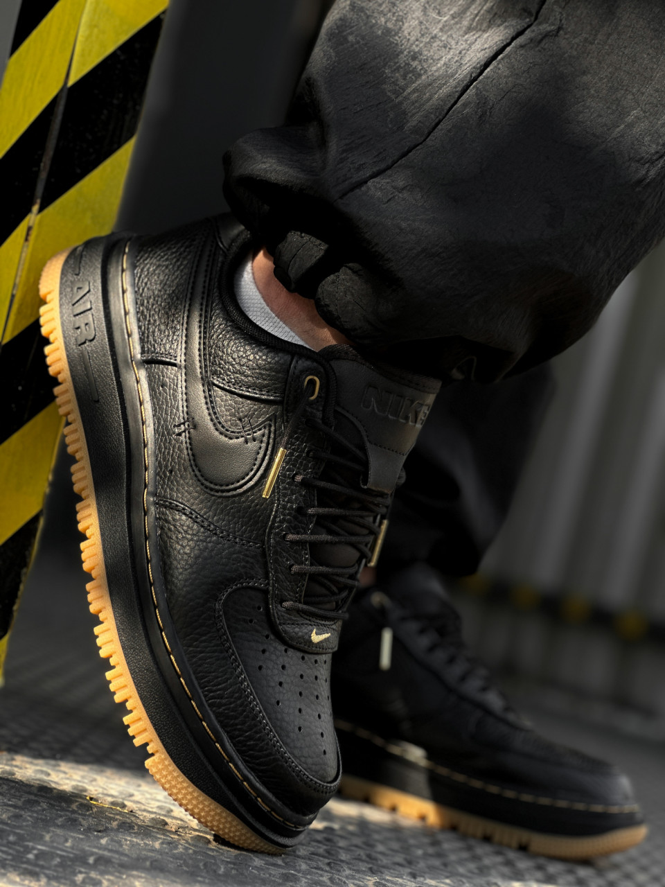 КРОСІВКИ AIR FORCE 1 LUXE