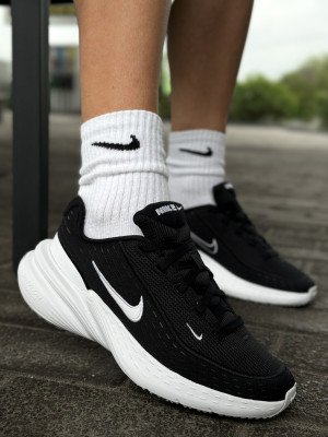КРОСІВКИ W NIKE UPLIFT SC