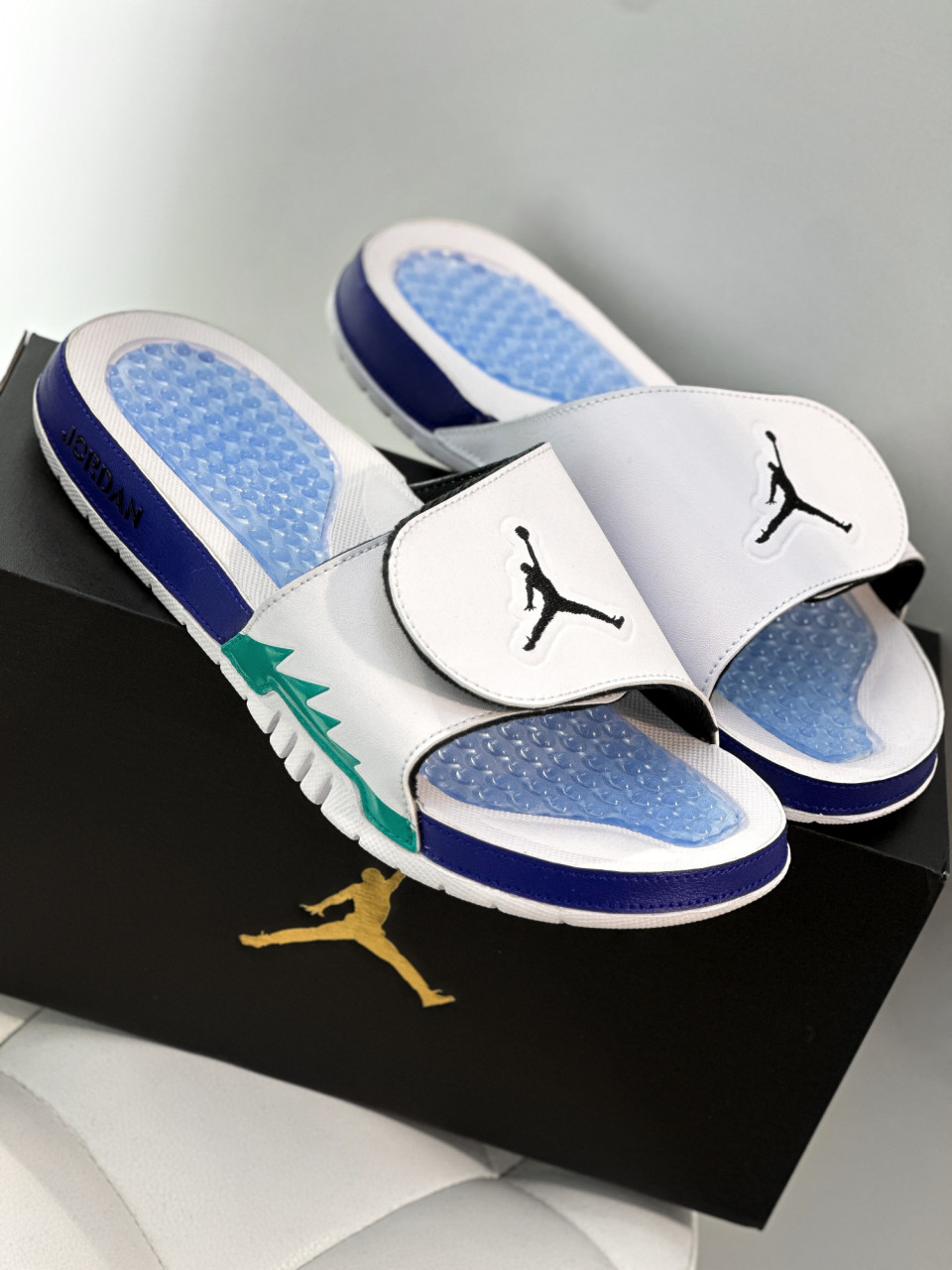 КАПЦІ JORDAN HYDRO V RETRO