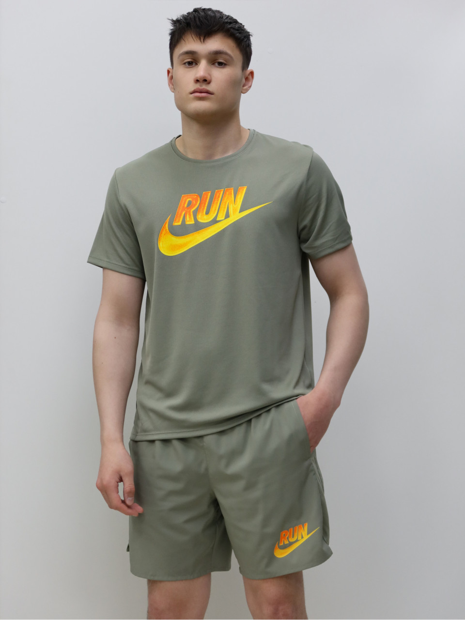 КОМПЛЕКТ ФУТБОЛКА ТА ШОРТИ M NK RUN ENERGY MILER SS