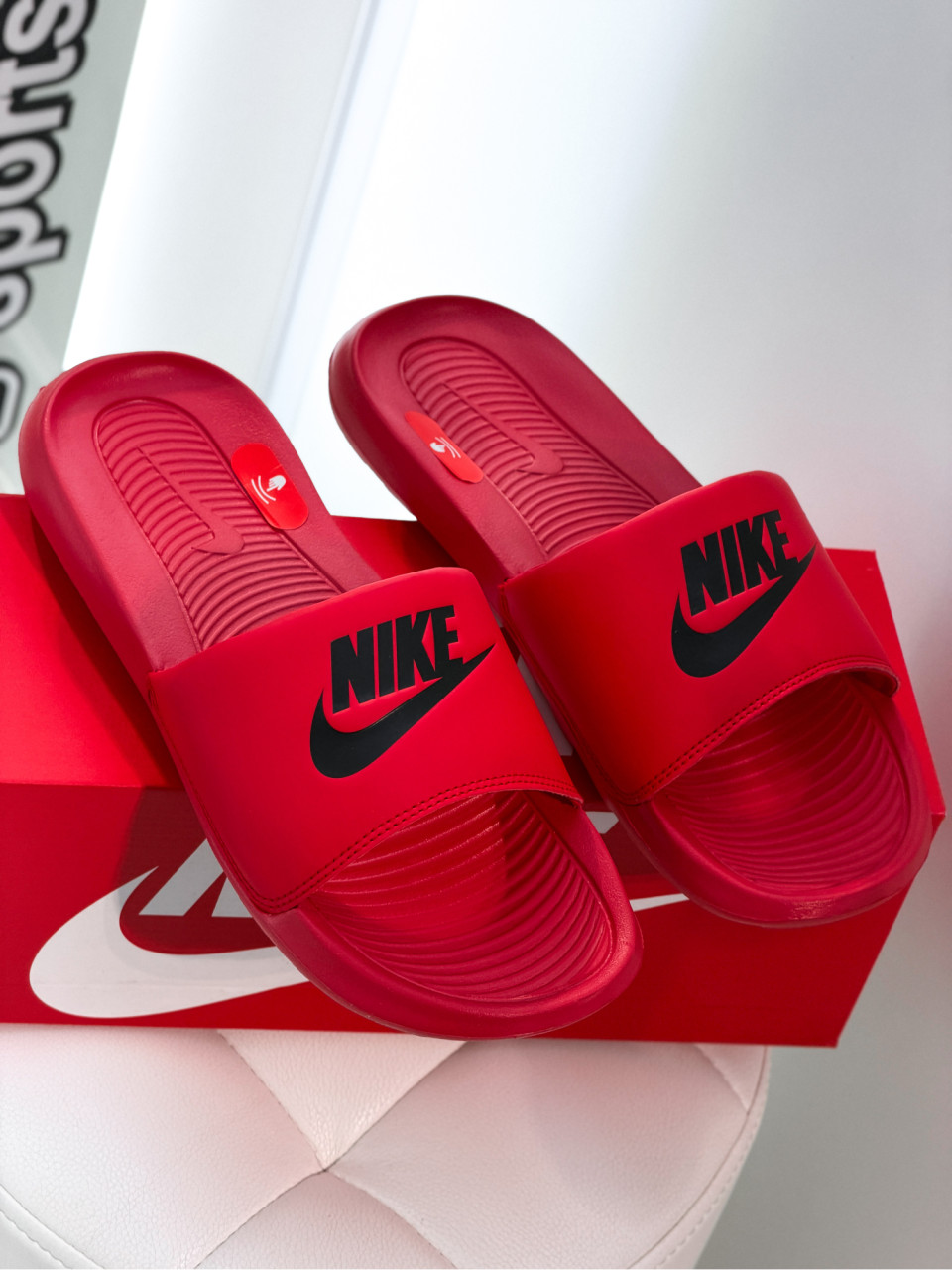 КАПЦІ NIKE VICTORI ONE SLIDE