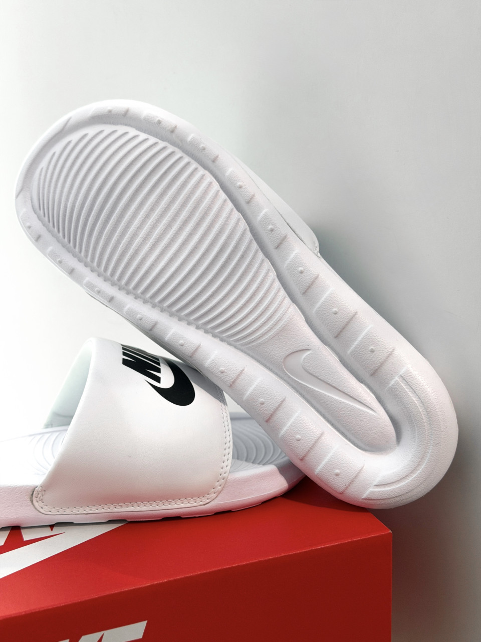 КАПЦІ NIKE VICTORI ONE SLIDE