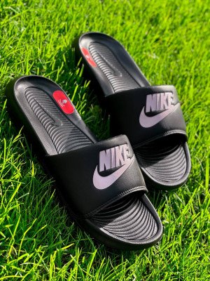 КАПЦІ W NIKE VICTORI ONE SLIDE