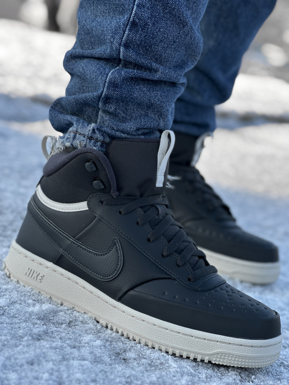 КРОСІВКИ NIKE COURT VISION MID WNTR