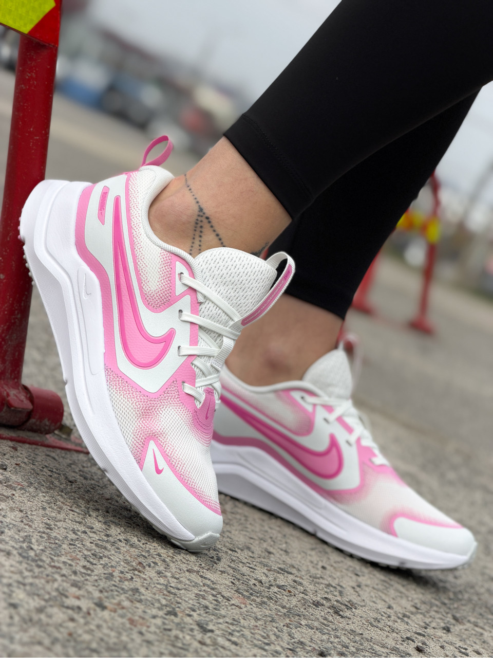 КРОСІВКИ NIKE COSMIC RUNNER (GS)