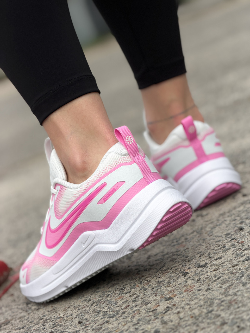 КРОСІВКИ NIKE COSMIC RUNNER (GS)