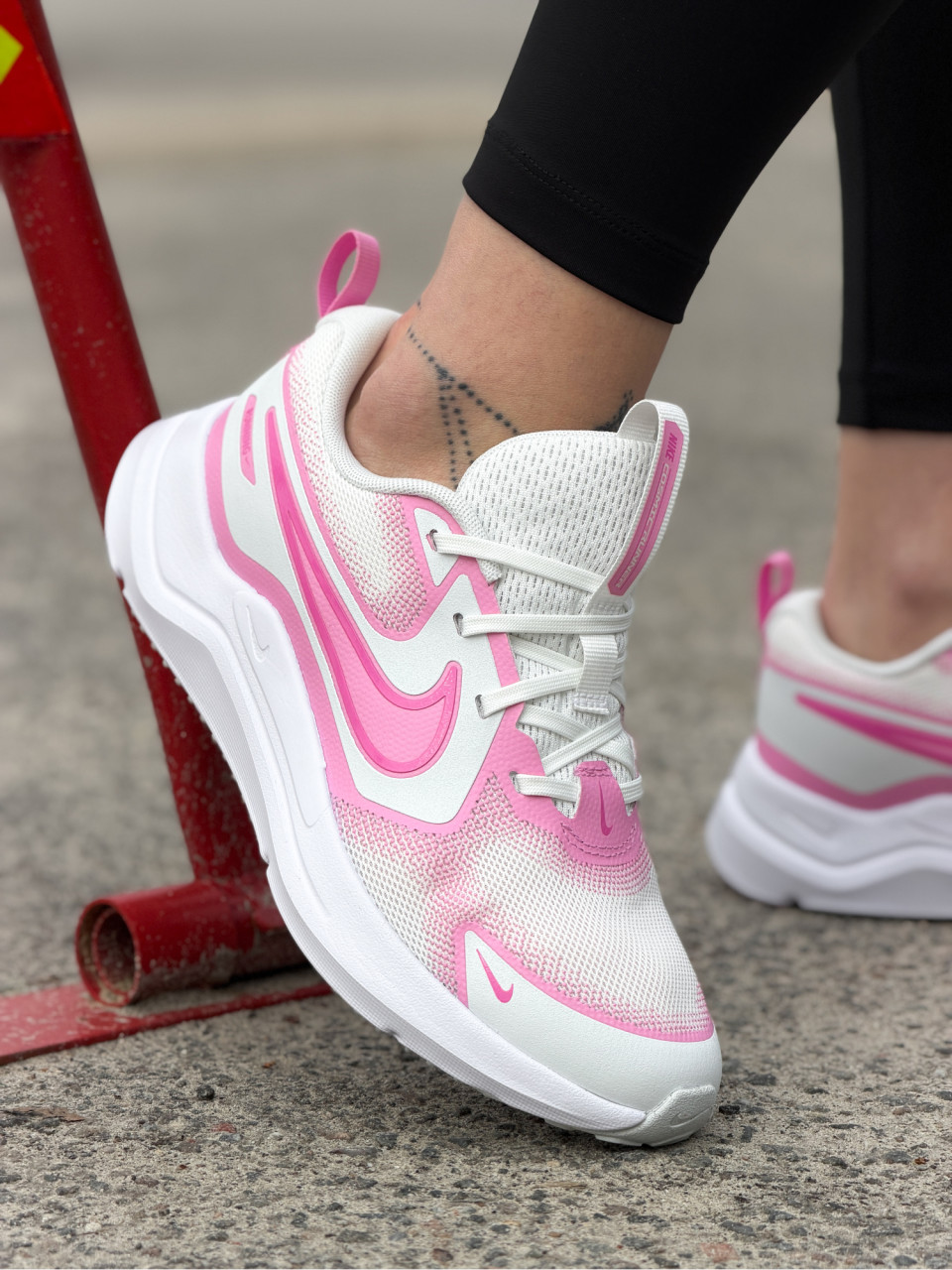 КРОСІВКИ NIKE COSMIC RUNNER (GS)