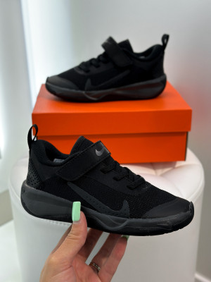 КРОСІВКИ NIKE OMNI MULTI-COURT (PS)