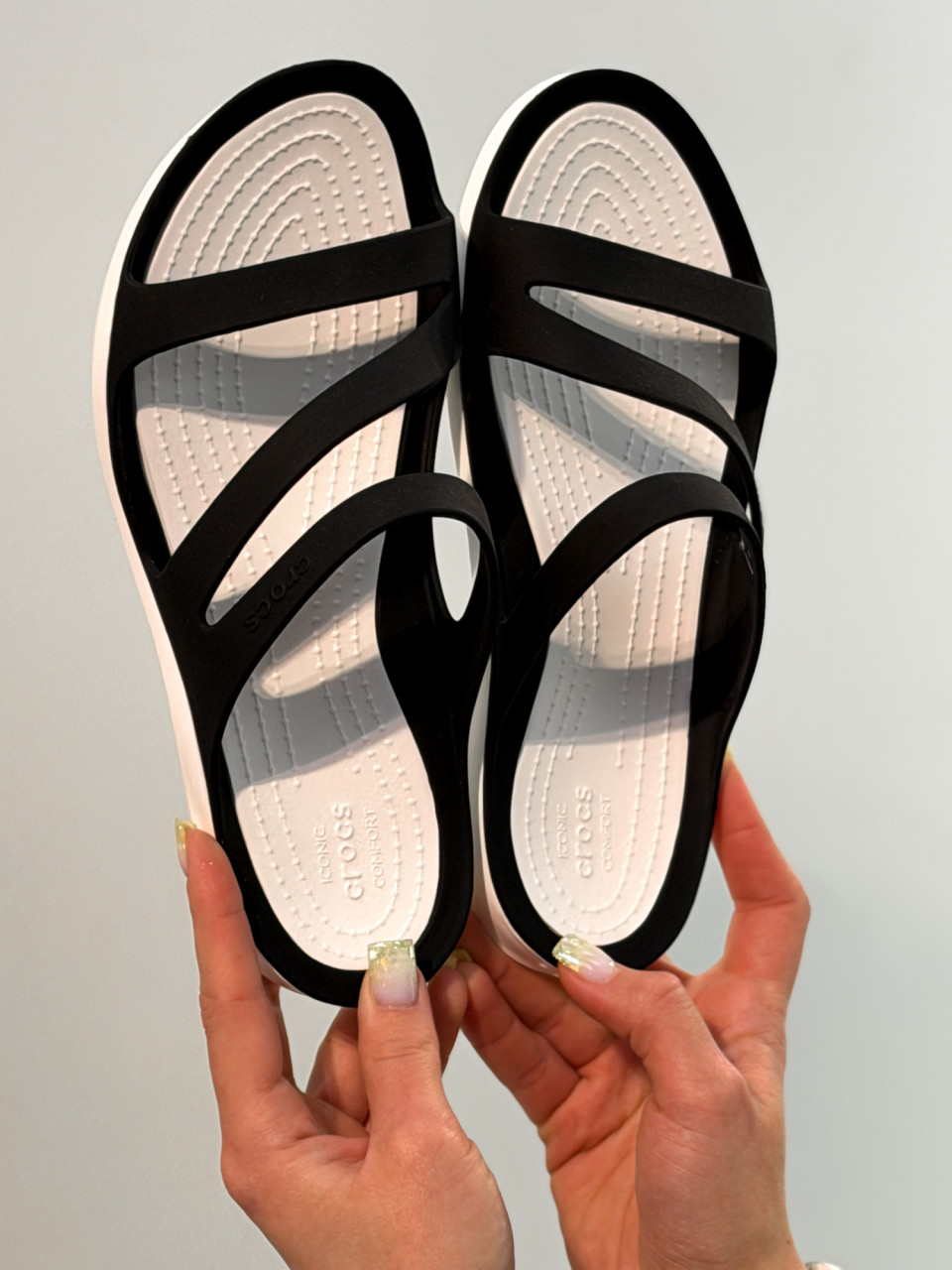 КАПЦІ Swiftwater Sandal W Blk/Whi