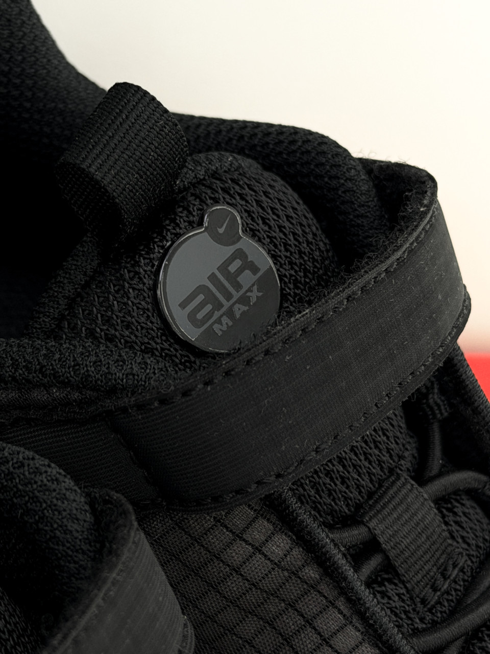 КРОСІВКИ NIKE AIR MAX NOVA BP