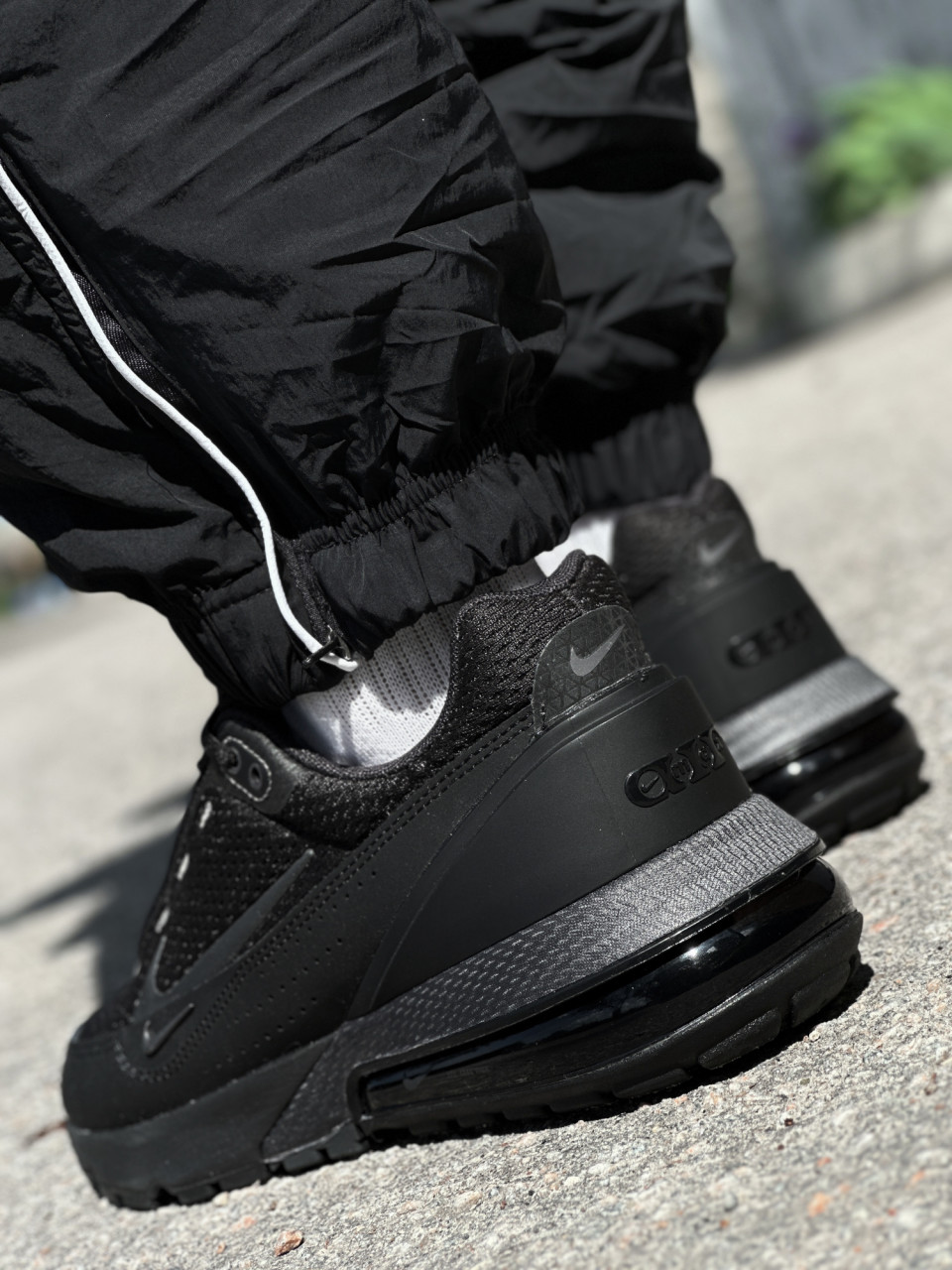 КРОСІВКИ NIKE AIR MAX PULSE