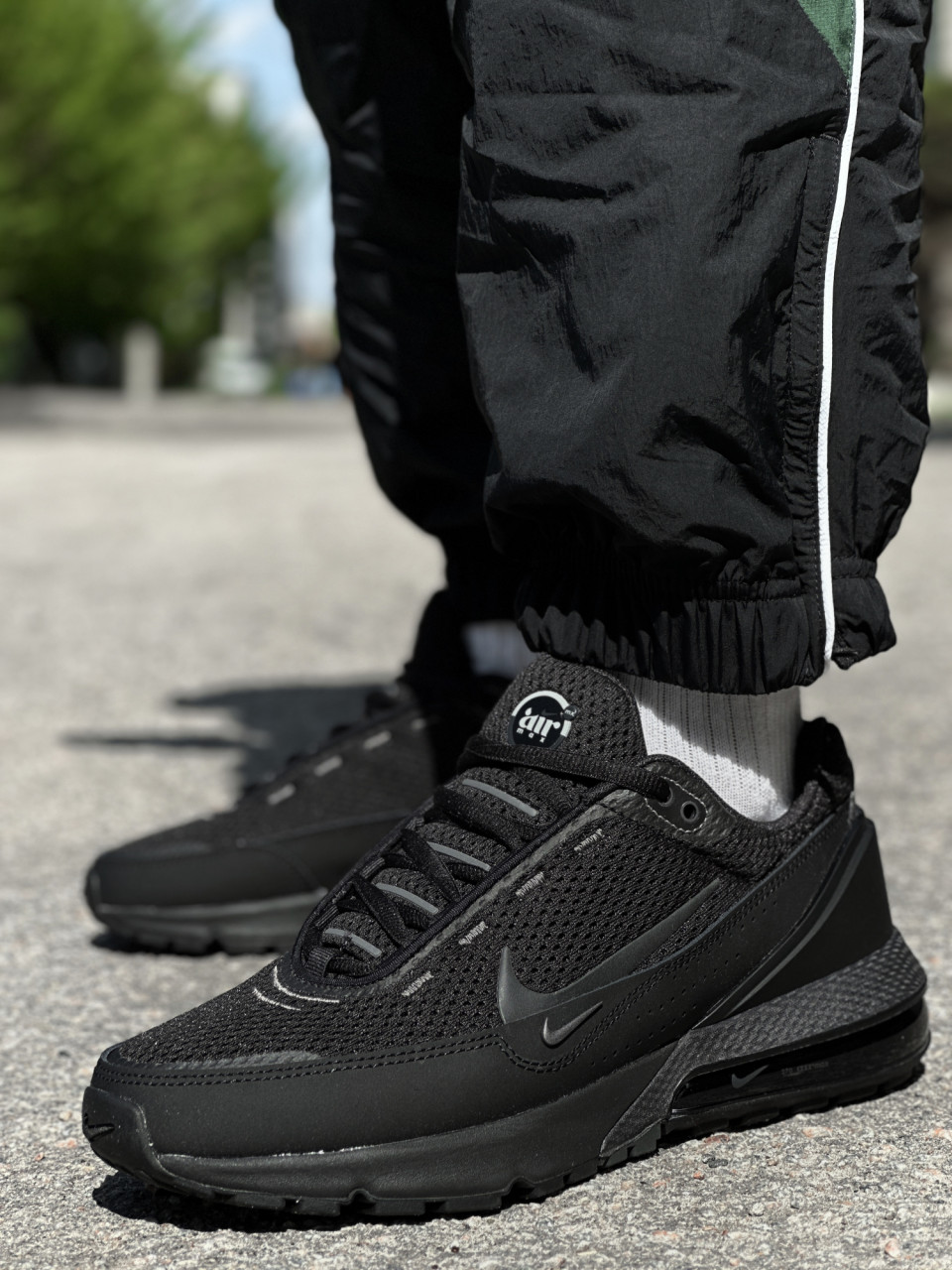 КРОСІВКИ NIKE AIR MAX PULSE