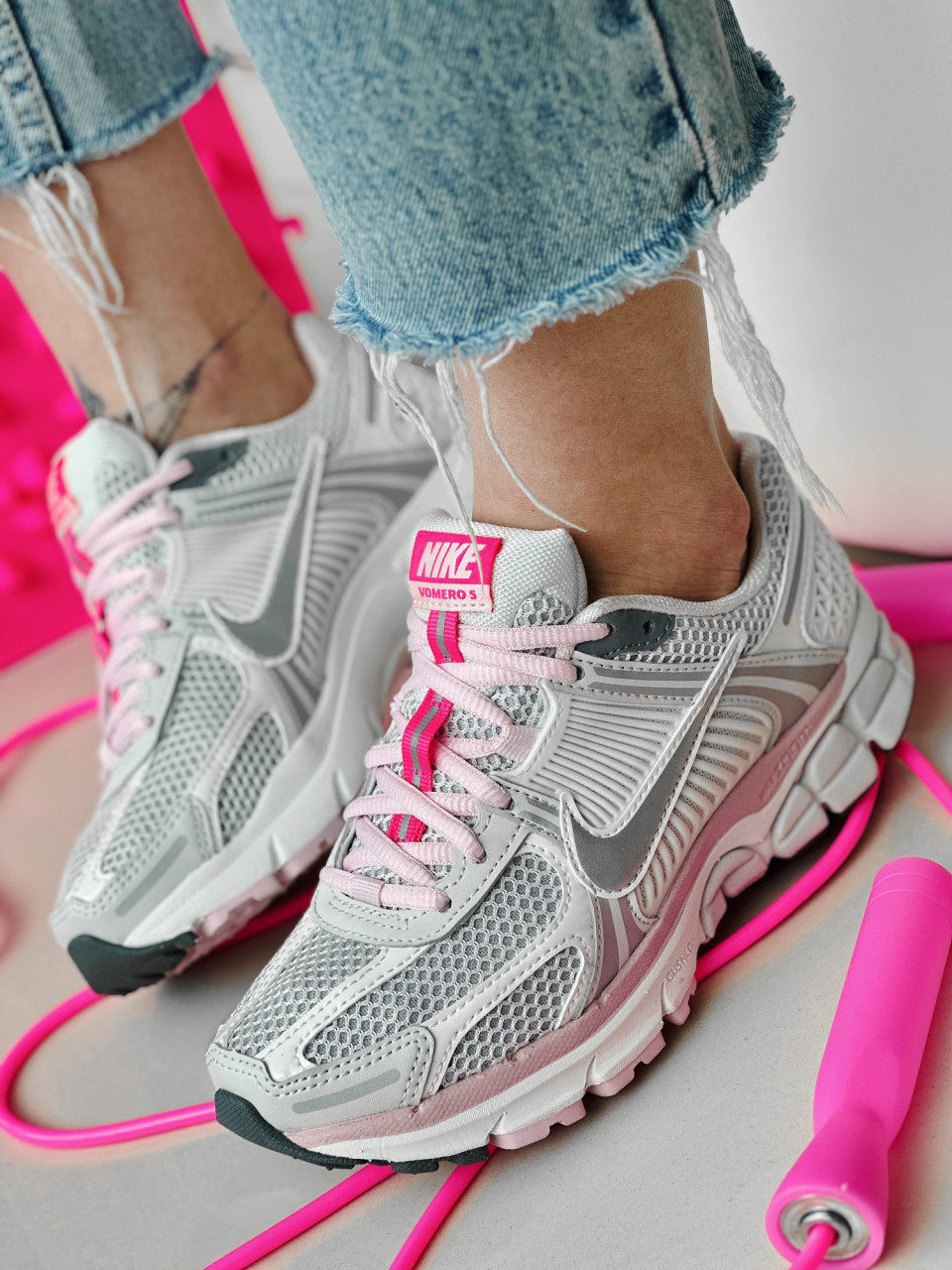 КРОСІВКИ W NIKE ZOOM VOMERO 5