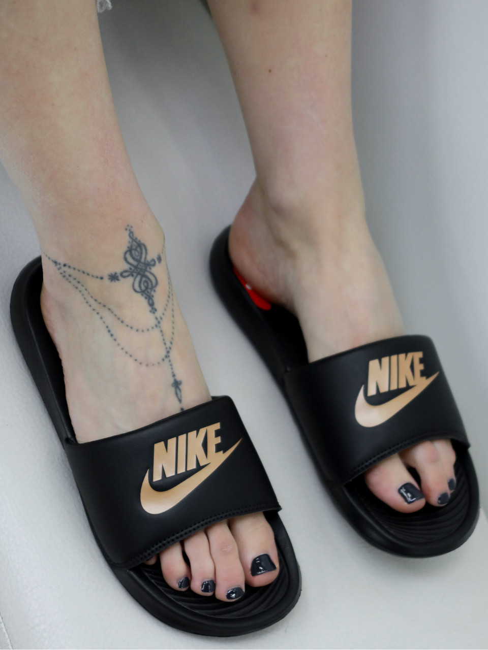 КАПЦІ W NIKE VICTORI ONE NN SLIDE