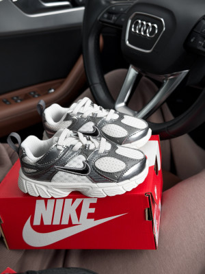 КРОСІВКИ NIKE V5 RNR (TD)
