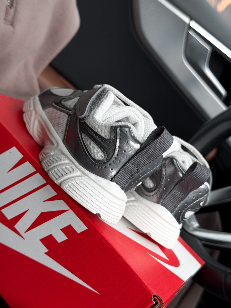 КРОСІВКИ NIKE V5 RNR (TD)