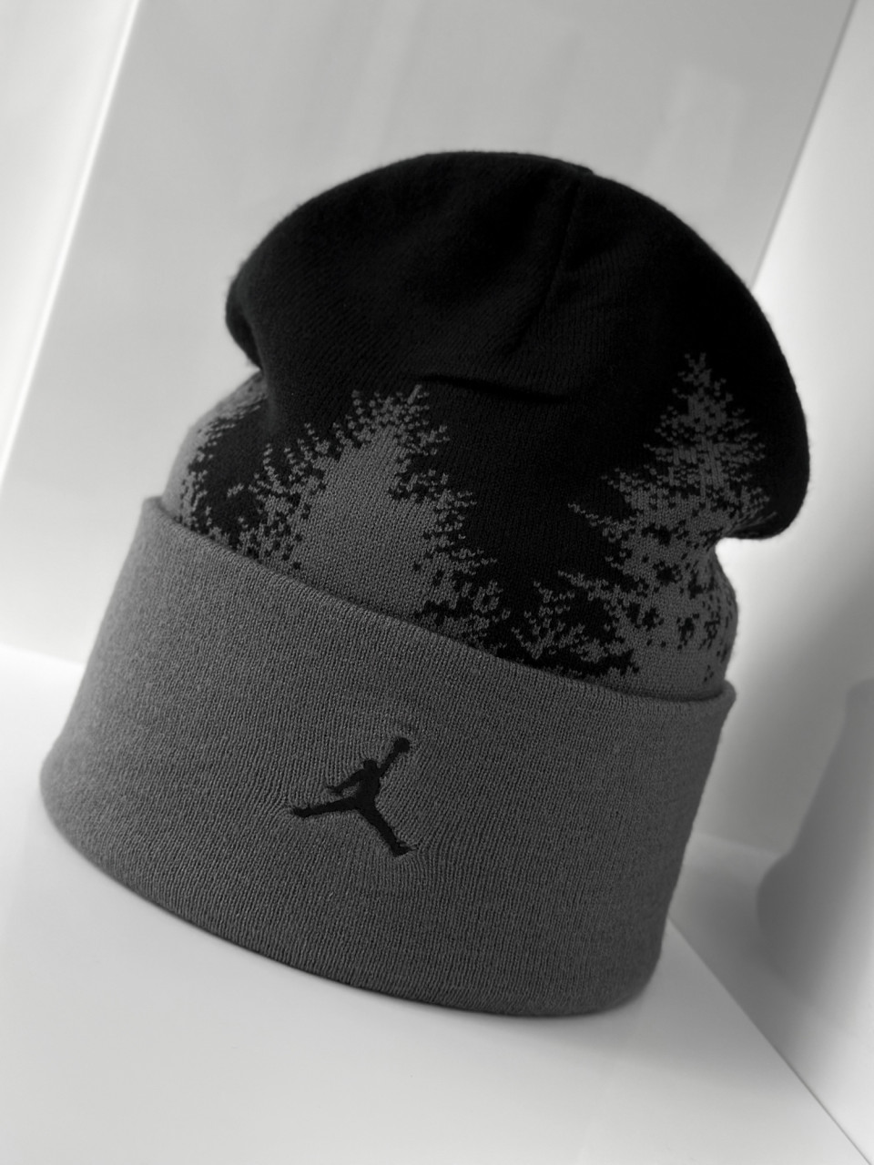 ШАПКА U J PEAK BEANIE GIFT GVING AOJ