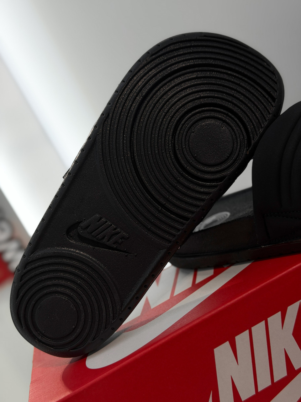КАПЦІ NIKE OFFCOURT ADJUST SLIDE