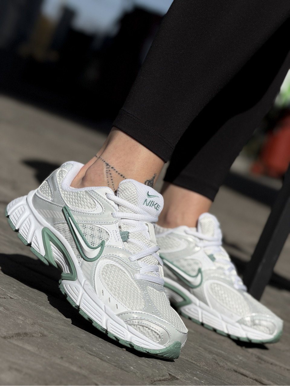 КРОСІВКИ W NIKE V5 RNR
