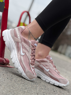 КРОСІВКИ WMNS NIKE INITIATOR