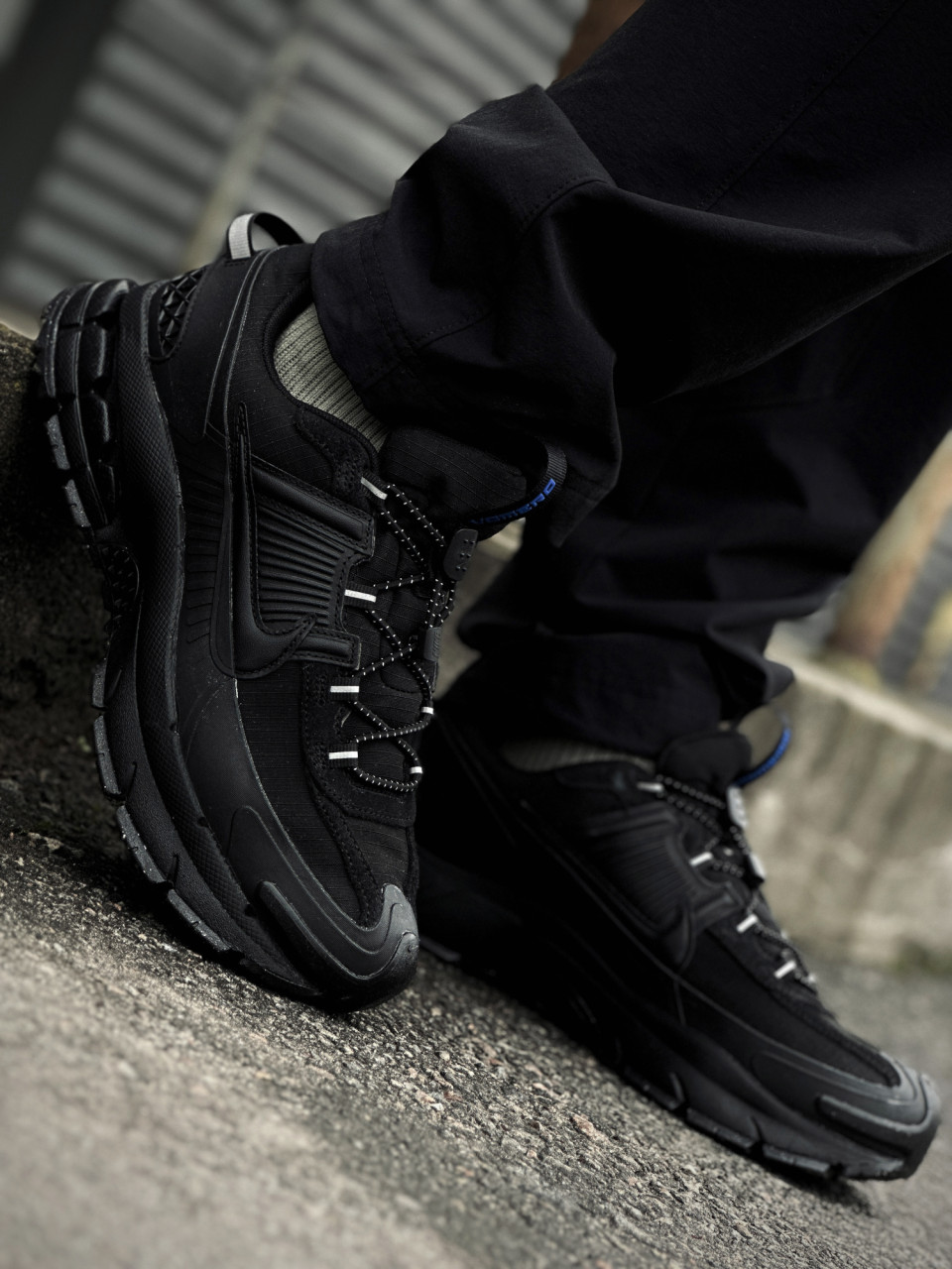КРОСІВКИ NIKE ZOOM VOMERO ROAM