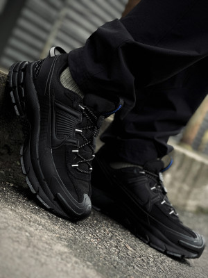 КРОСІВКИ NIKE ZOOM VOMERO ROAM