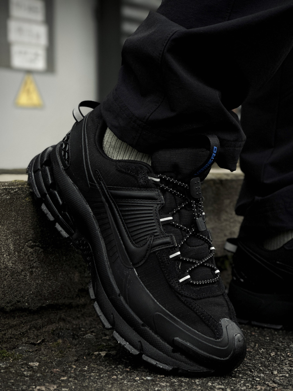 КРОСІВКИ NIKE ZOOM VOMERO ROAM
