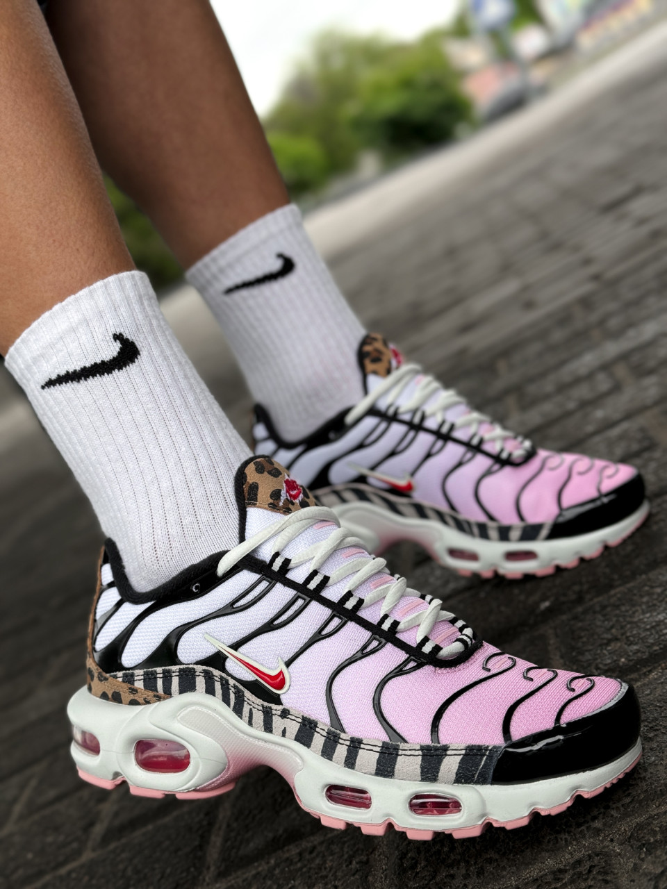 КРОСІВКИ WMNS AIR MAX PLUS