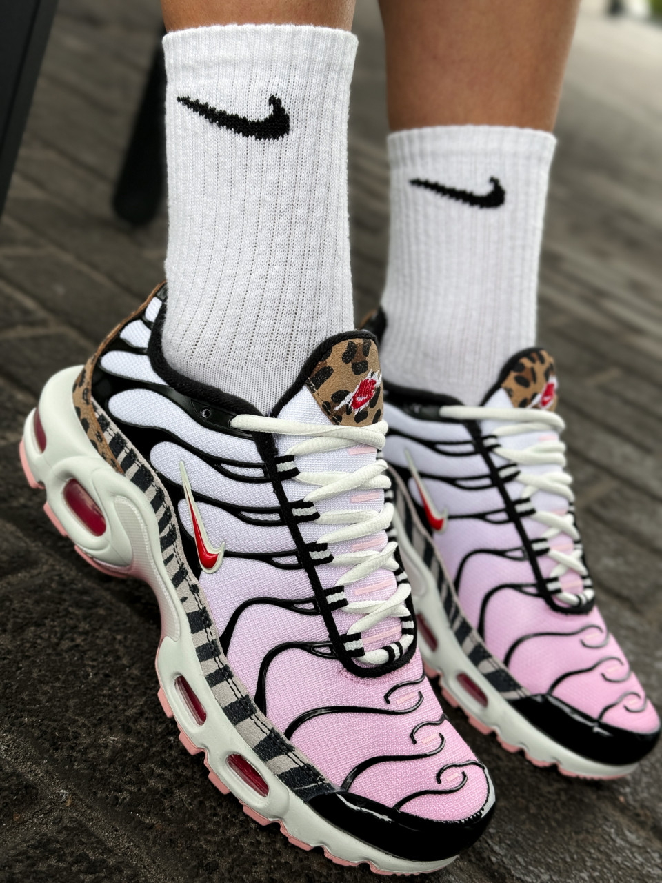 КРОСІВКИ WMNS AIR MAX PLUS