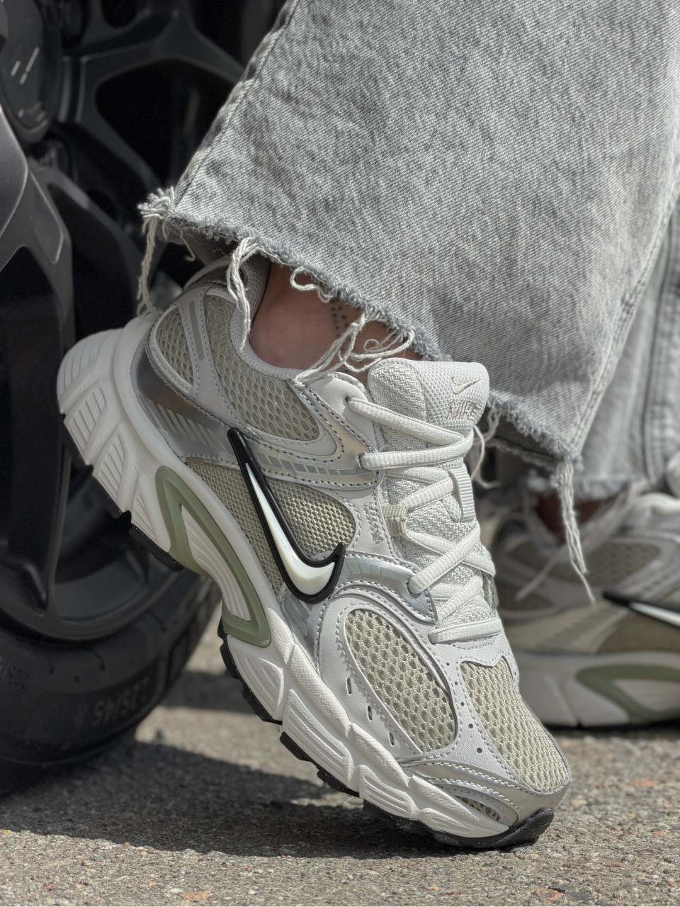 КРОСІВКИ W NIKE V5 RNR