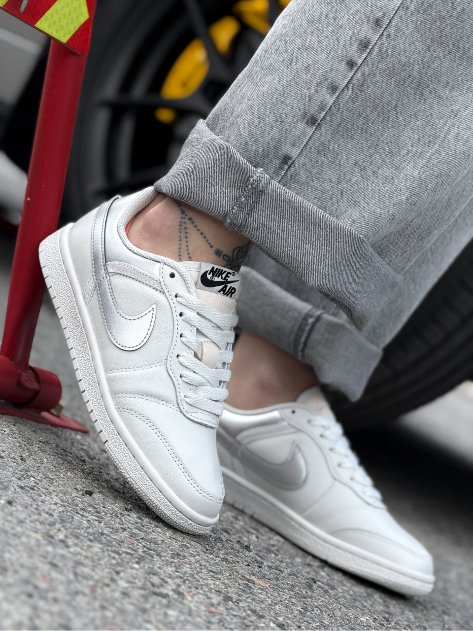 КРОСІВКИ WMNS AIR JORDAN SKYLINE LOW