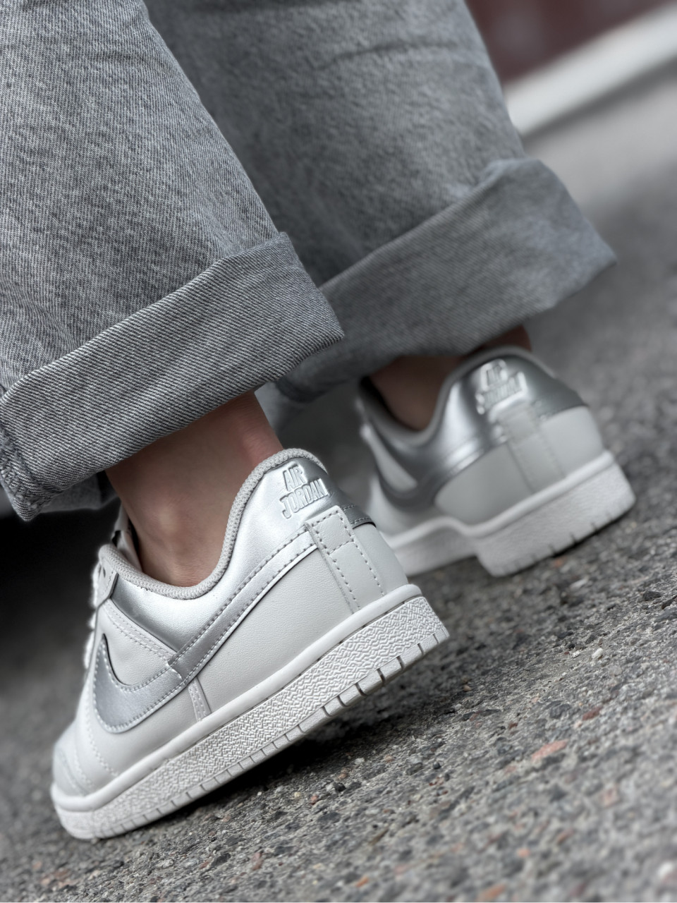 КРОСІВКИ WMNS AIR JORDAN SKYLINE LOW