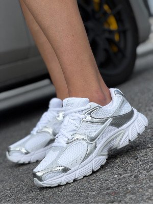 КРОСІВКИ W NIKE V5 RNR